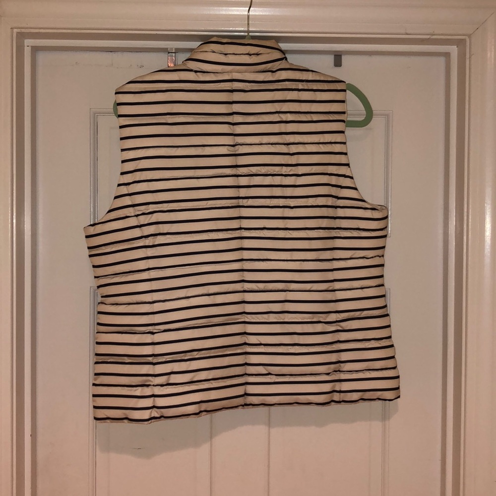 Vest - Picture 2 of 4